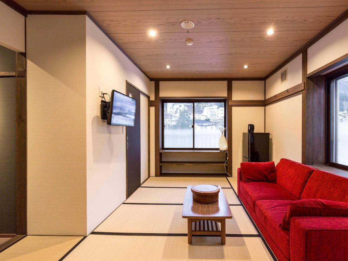 Hotel Shirakaba à Nozawaonsen Extérieur photo