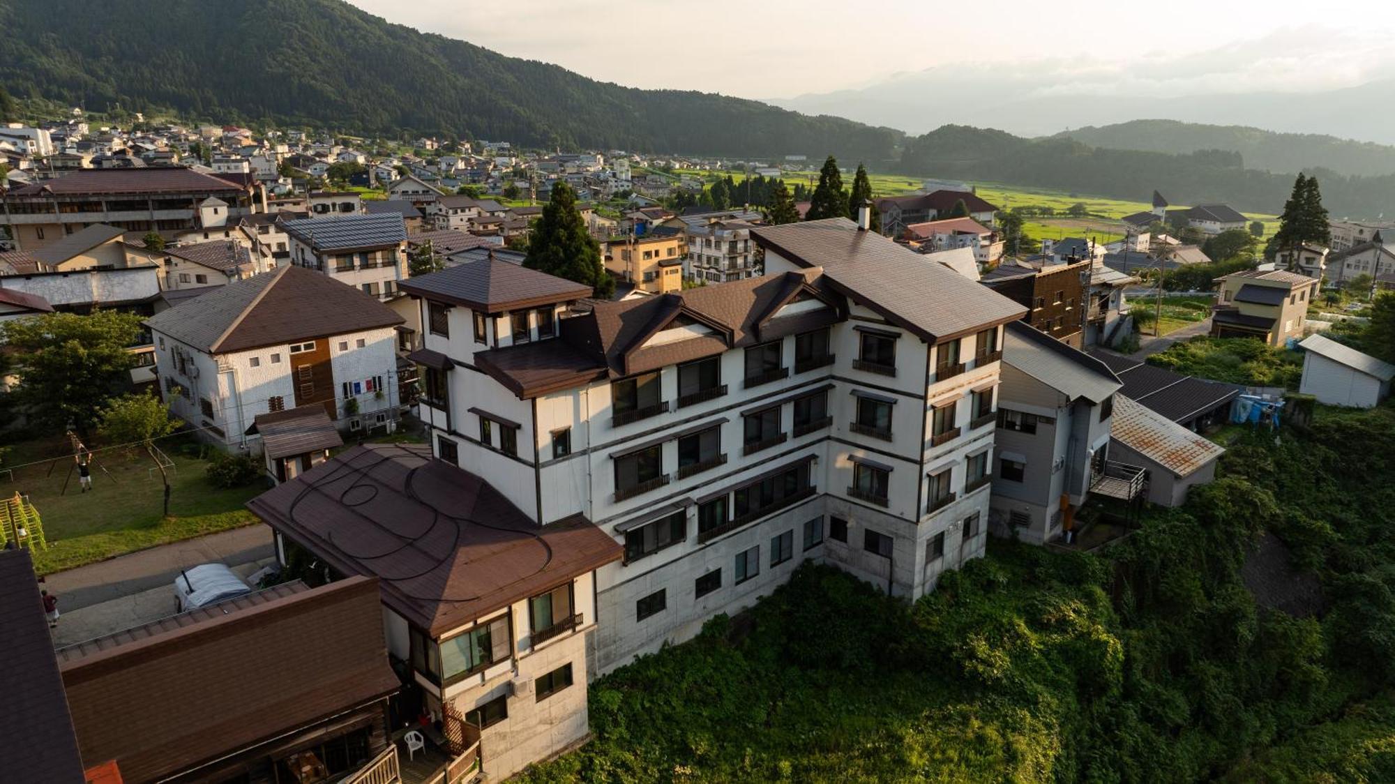 Hotel Shirakaba à Nozawaonsen Extérieur photo